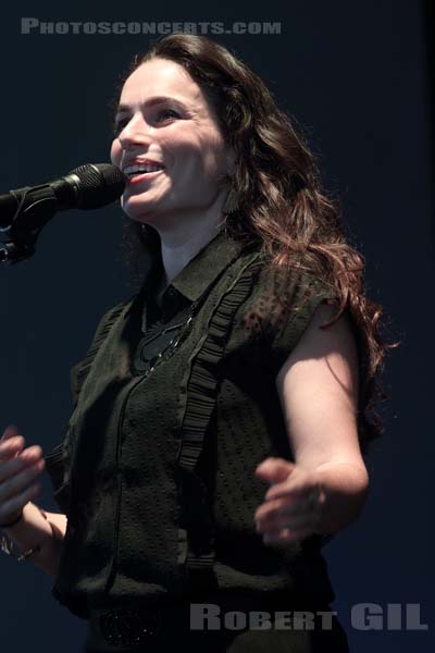 YAEL NAIM - 2015-06-27 - PARIS - Hippodrome de Longchamp - Yael Naim